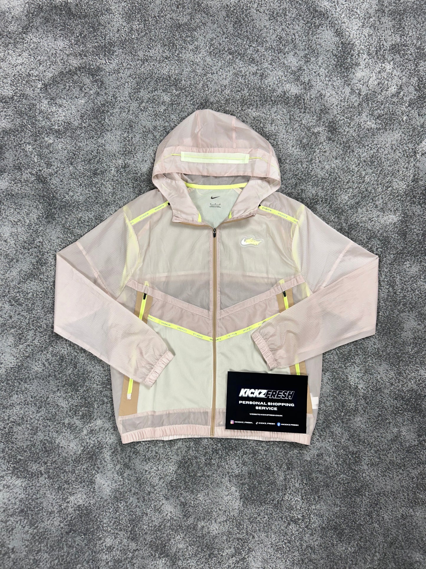 Nike Wildrun Windrunner Jacket Beige Lime