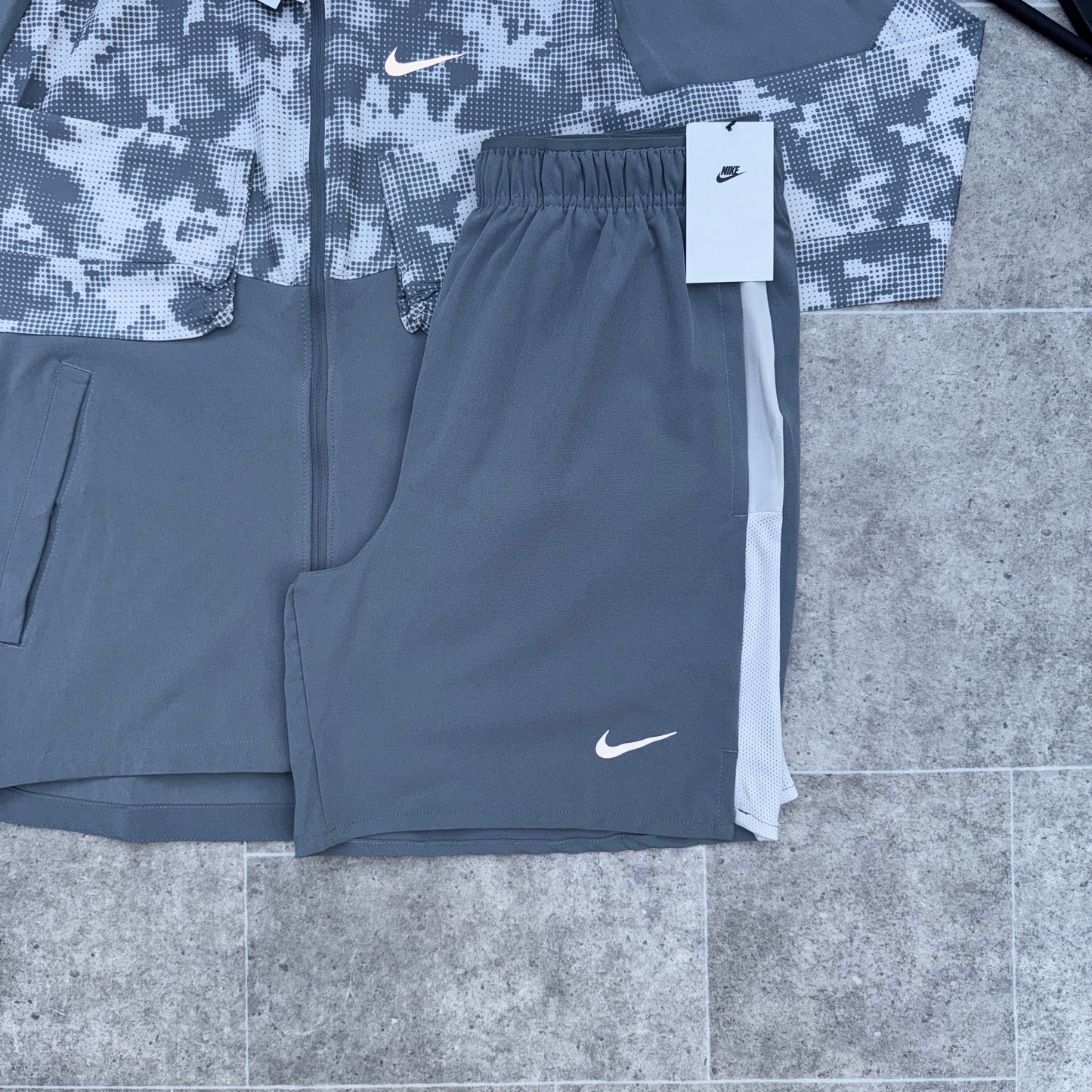 Nike Camo Windbreaker x Challenger Set - Grey