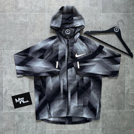 NIKE ‘IMPOSSIBLY LIGHT’ JACKET