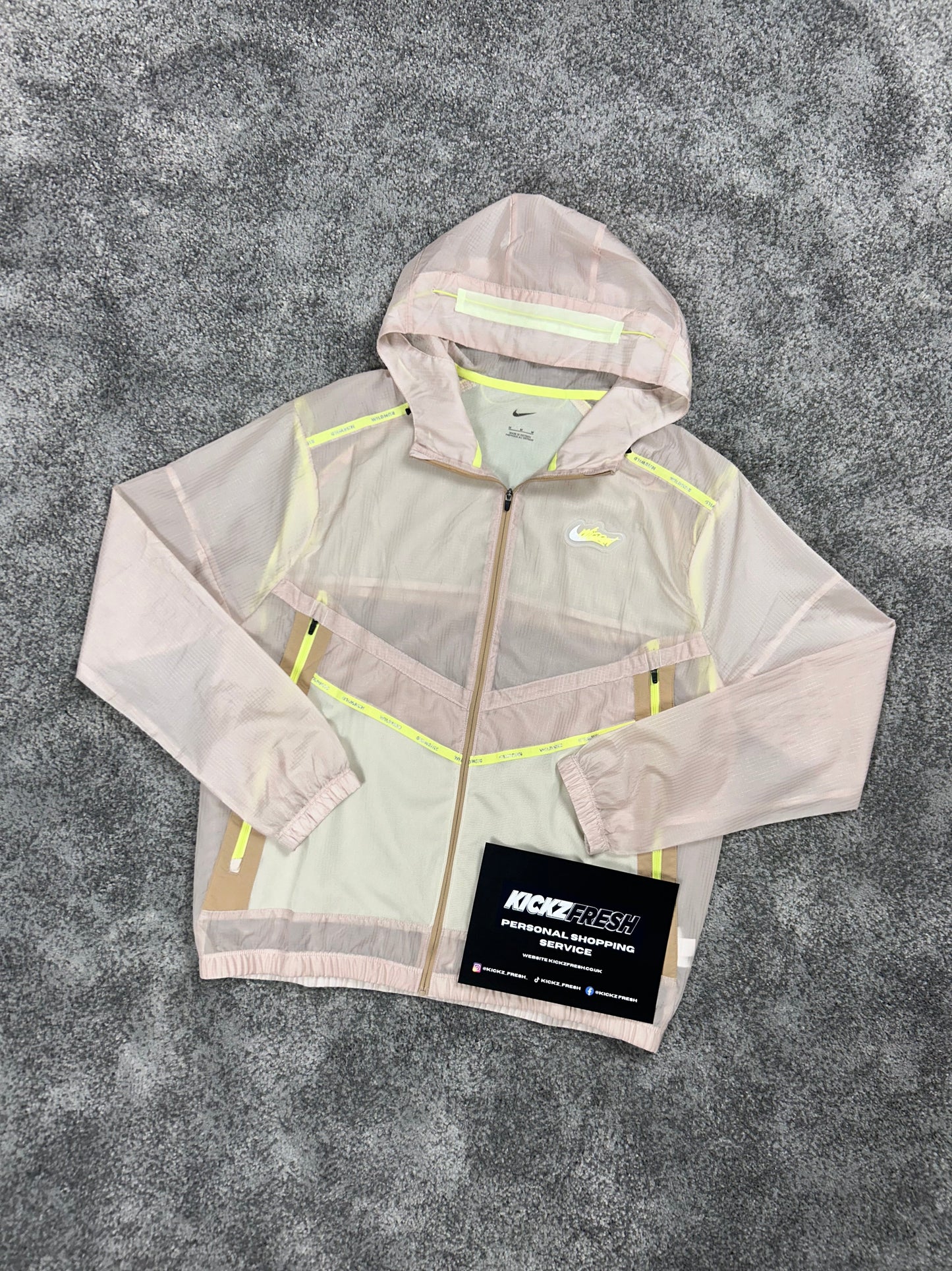 Nike Wildrun Windrunner Jacket Beige Lime