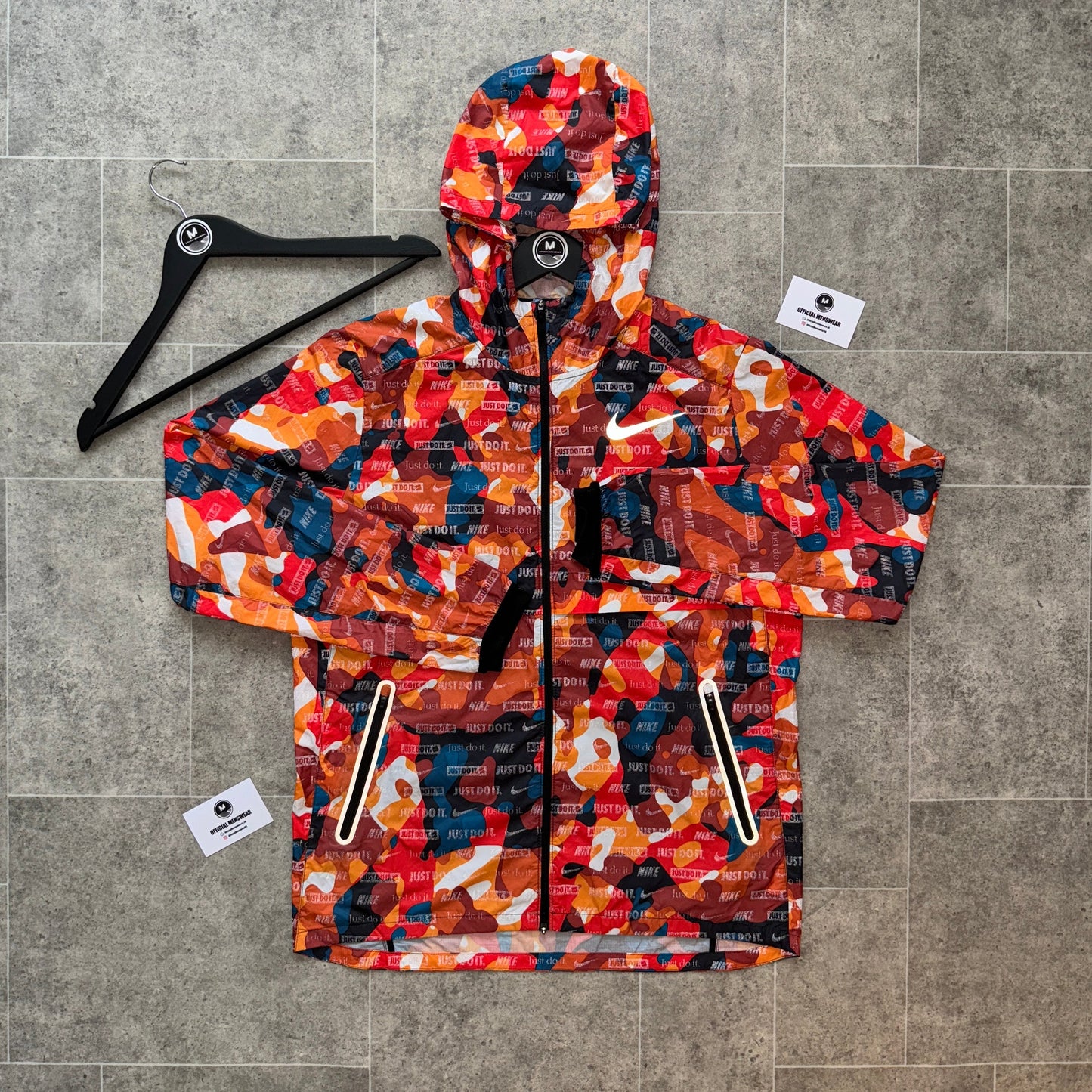 NIKE GHOST FLASH WINDBREAKER - SUNSET ORANGE