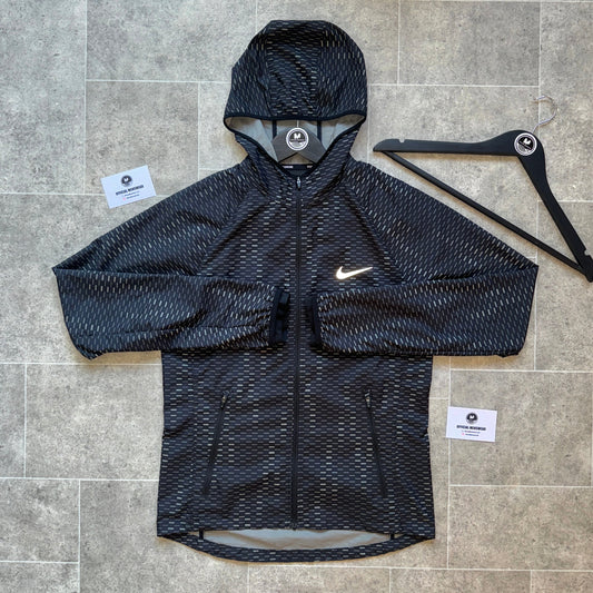 NIKE ‘EXCLUSIVE’ RACER FUSE WINDBREAKER - BLACK
