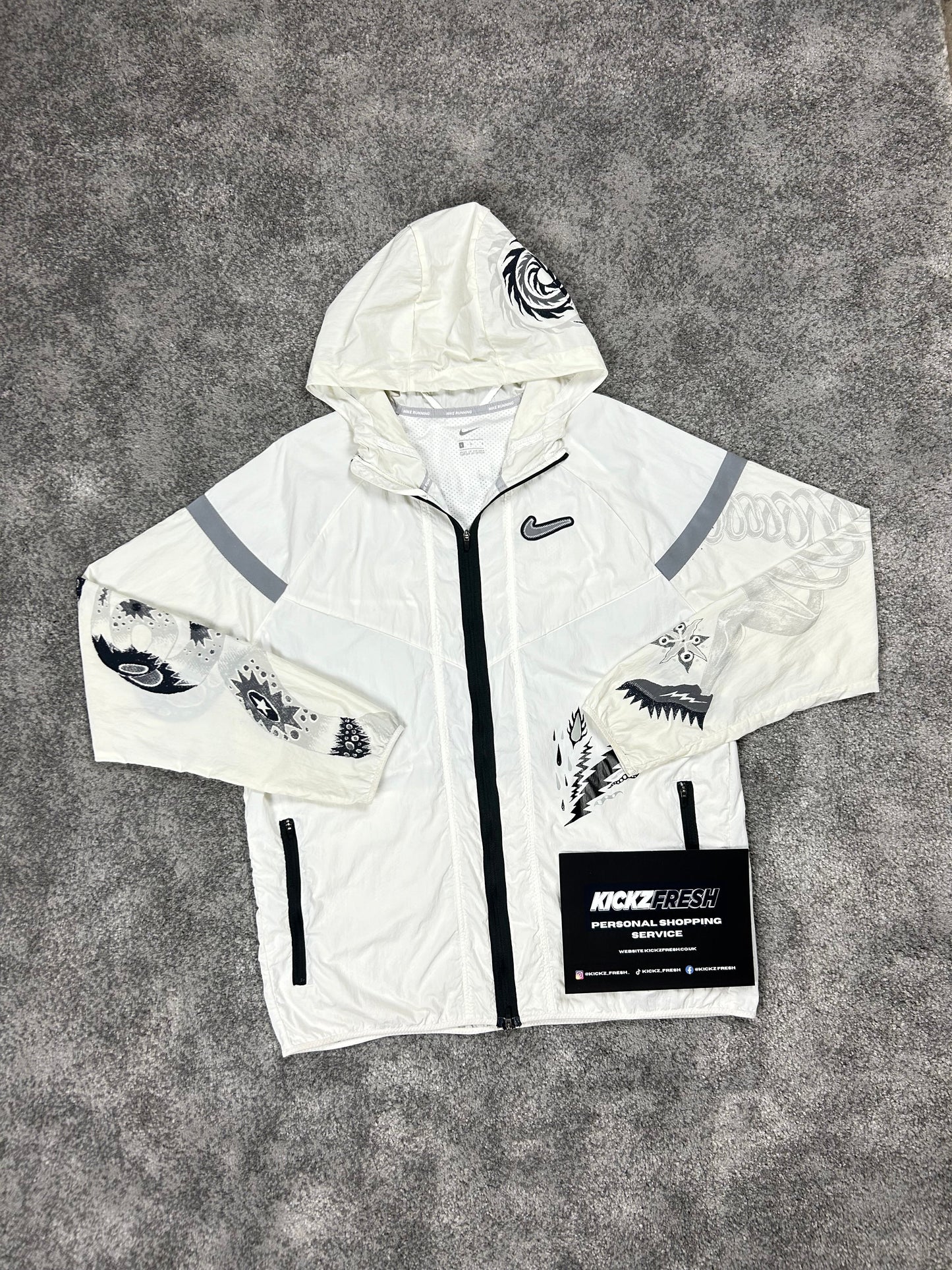 Nike Windrunner Jacket Tokyo Cream White Dragon
