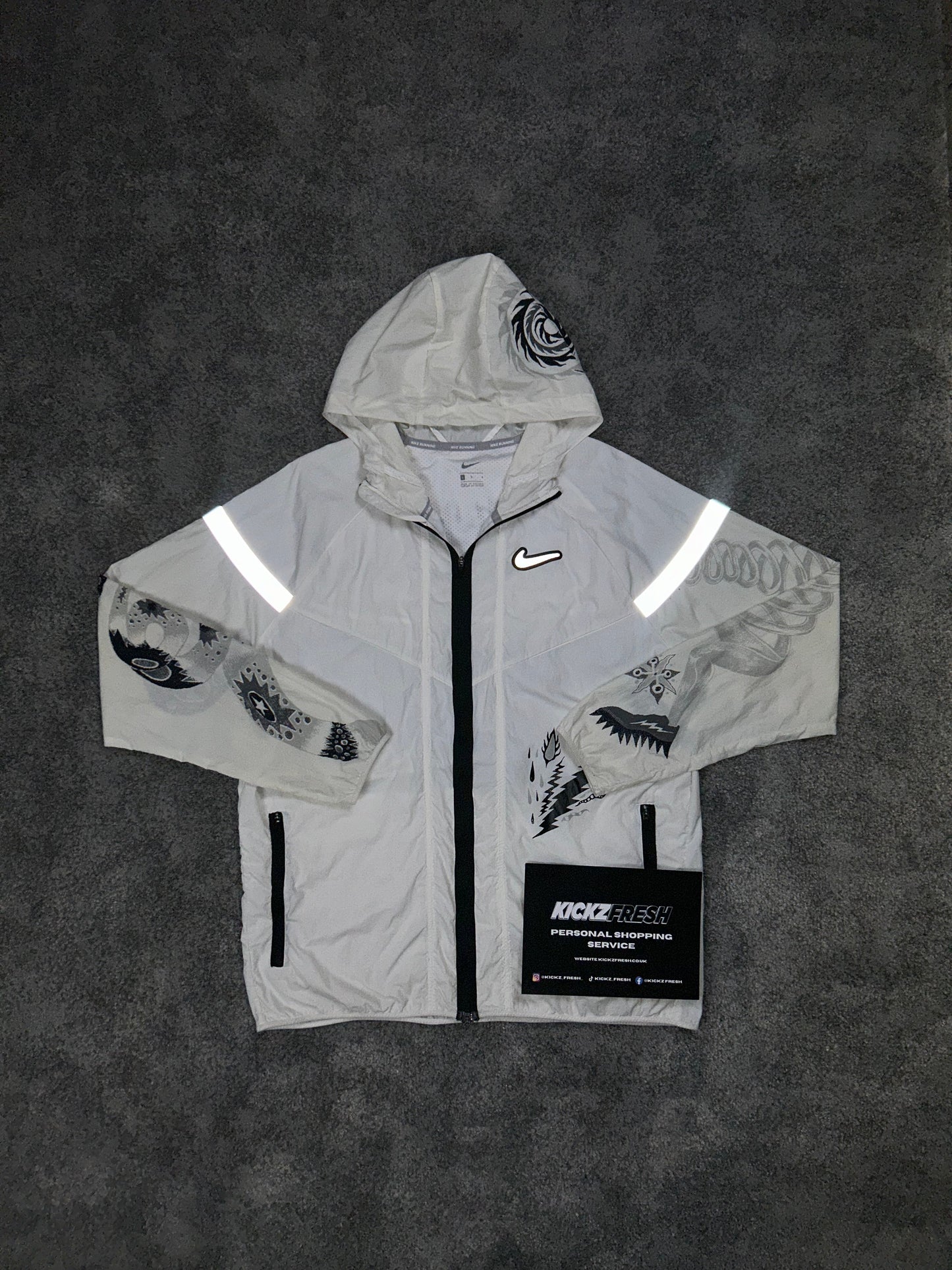 Nike Windrunner Jacket Tokyo Cream White Dragon