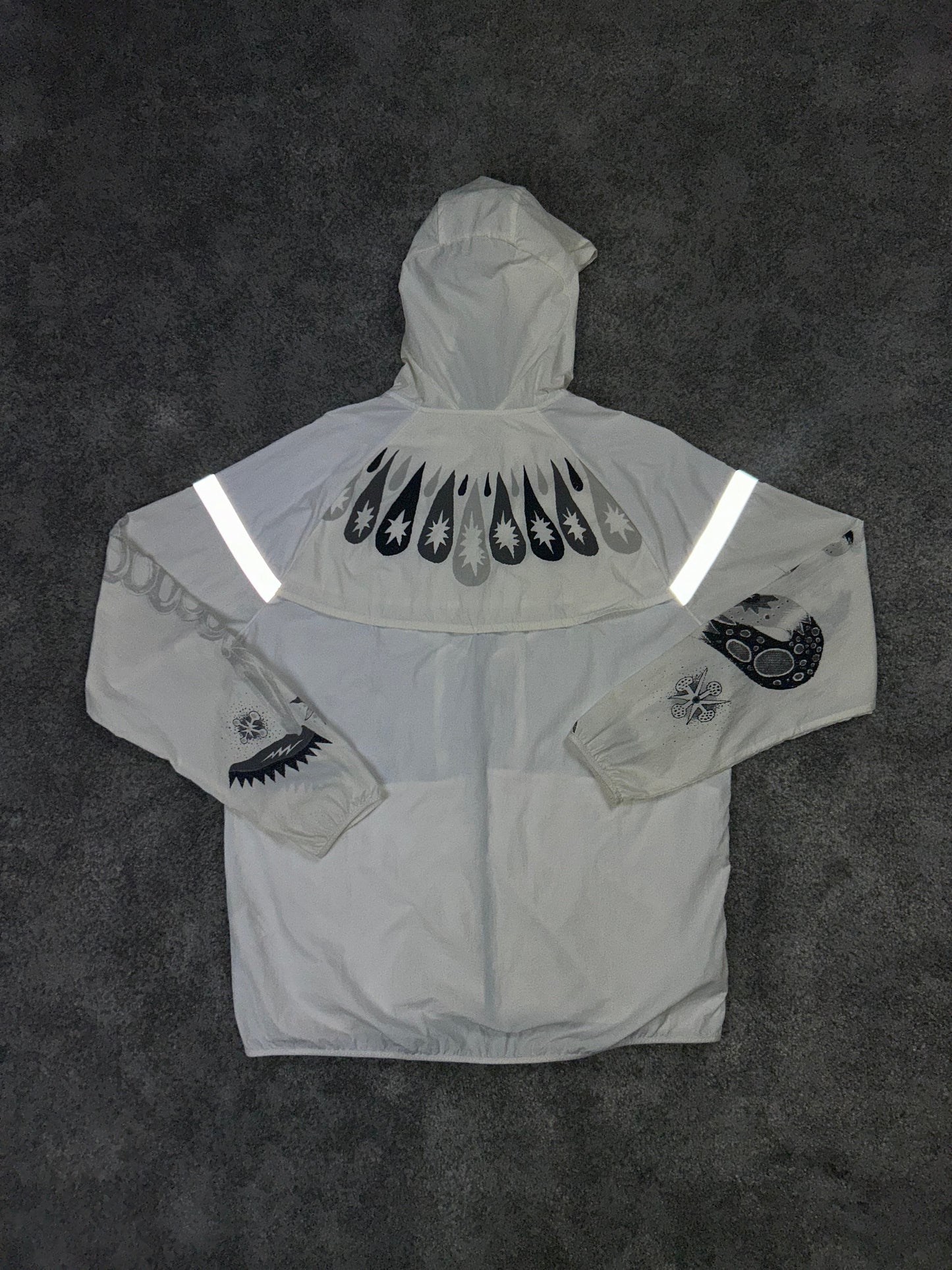 Nike Windrunner Jacket Tokyo Cream White Dragon